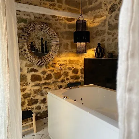 Hotel La Planque - Avec Jacuzzi 3*